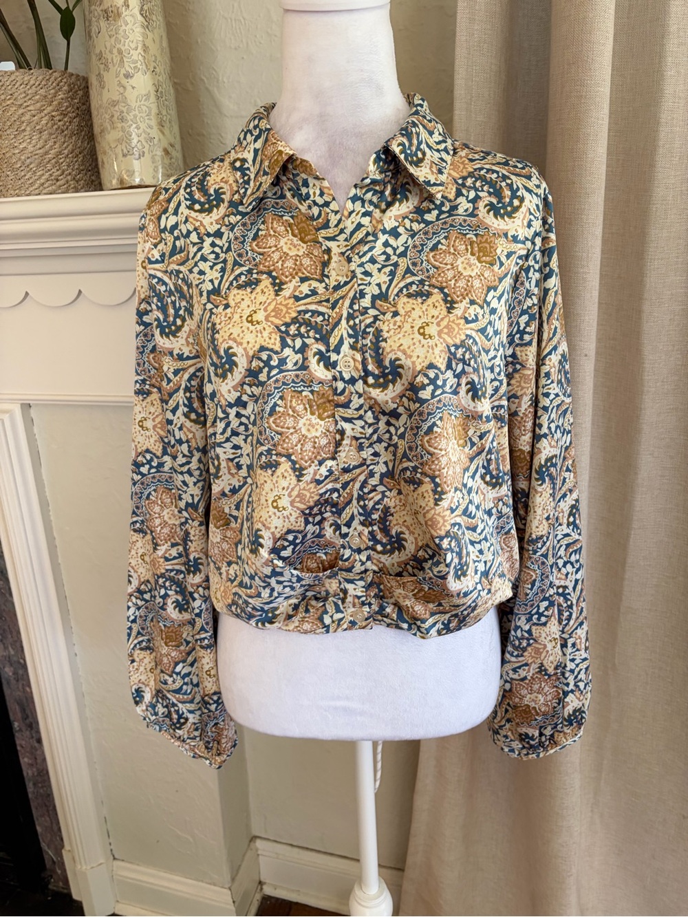 DREW Blue and Tan Paisley Print cropped Blouse